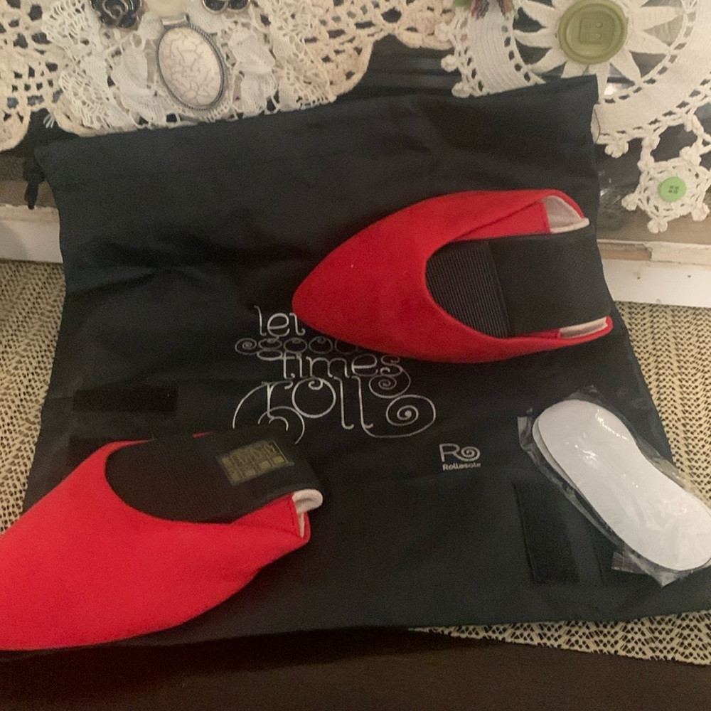 Rollasole size Large(9.5-10.5)red suede look and feel…NWT